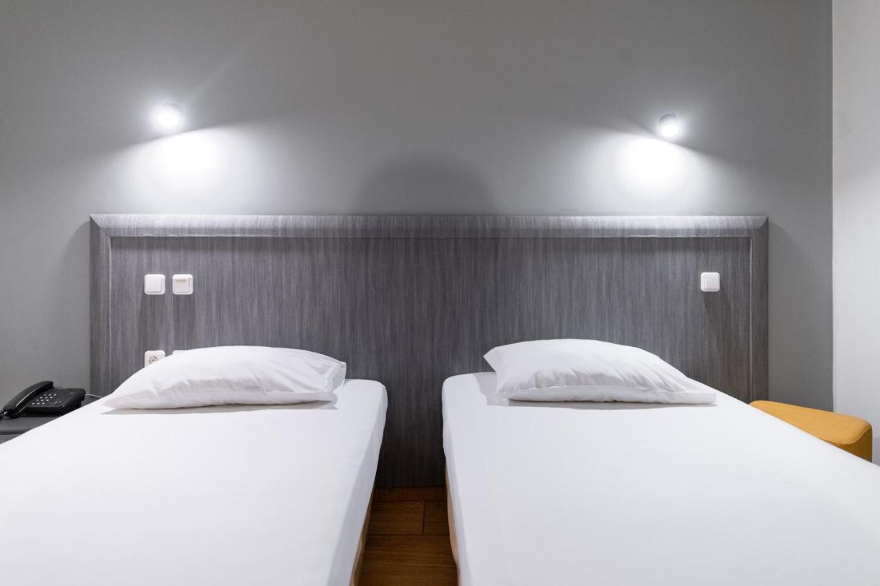 Stalis Hotel Атина Екстериор снимка