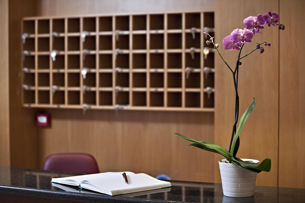 Stalis Hotel Атина Екстериор снимка