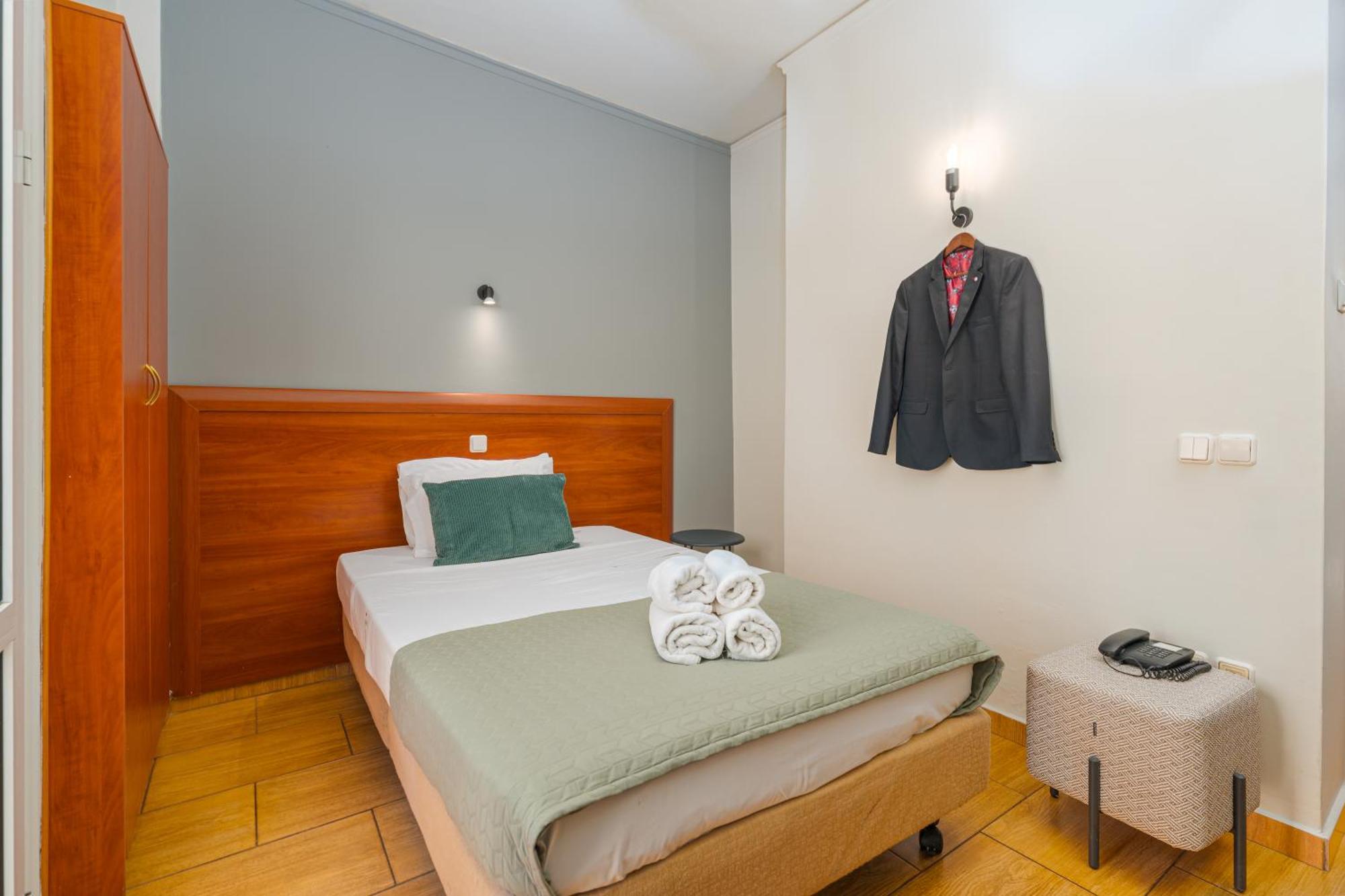 Stalis Hotel Атина Екстериор снимка