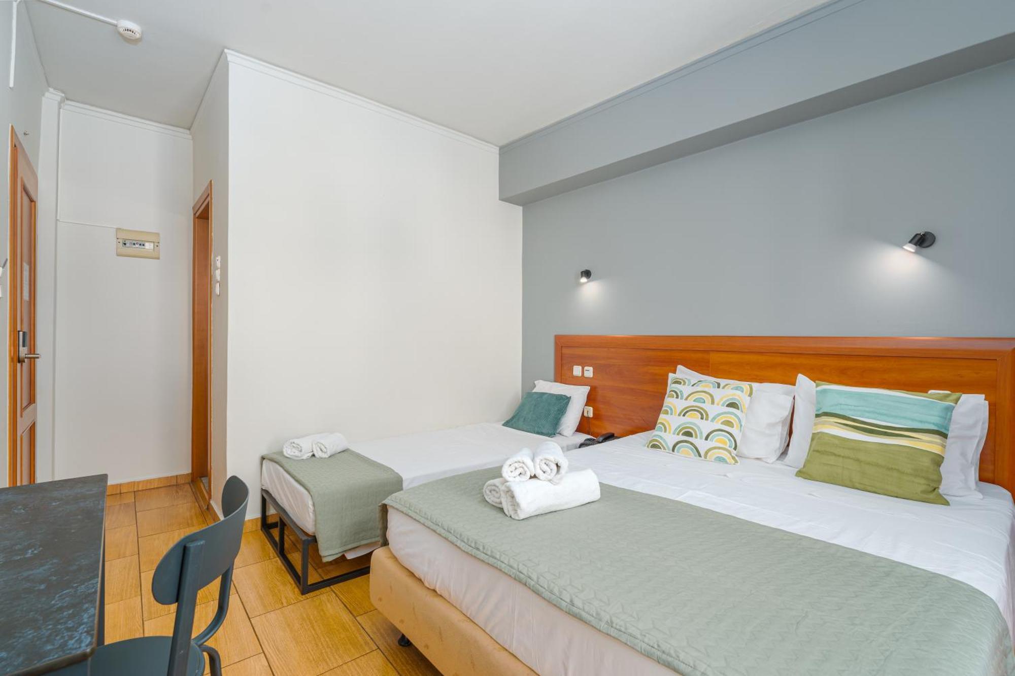 Stalis Hotel Атина Екстериор снимка
